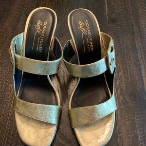 Donald J Plinar Size 10 Gold High Heels. VGUC!